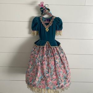MARIE ANTOINETTE COSTUME DRESS. SIZE 4 KIDS! GORGEOUS COLORS.